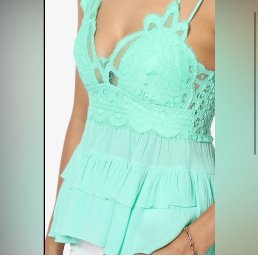 Zenana mint crochet lace cami size medium